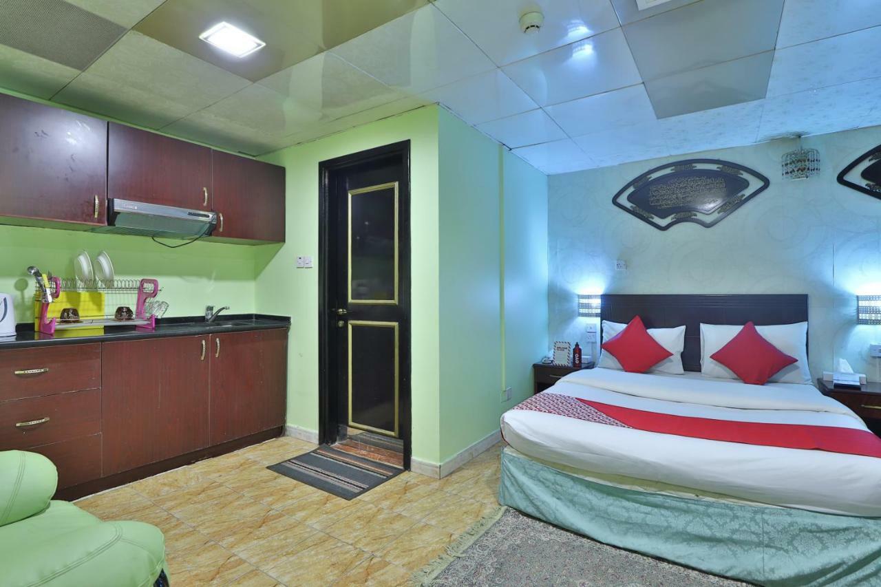 Oyo 261 Remas Hotel Apartment Дубай Экстерьер фото